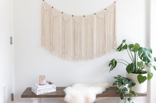 Dinding dengan Hiasan Makrame